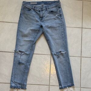 Gap-Girlfriend Distressed Cropped Light Blue Jeans